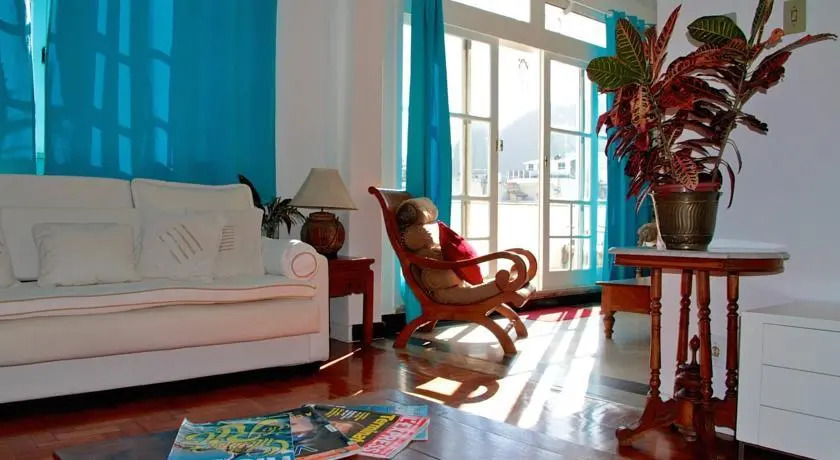 Stunning 4Bdrm Penthouse Copacabana V004