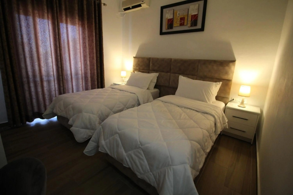 Julia Hotel