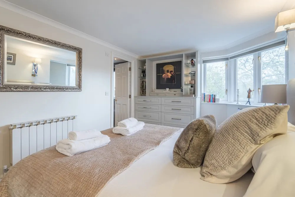 Stunning Riverside home in Battersea