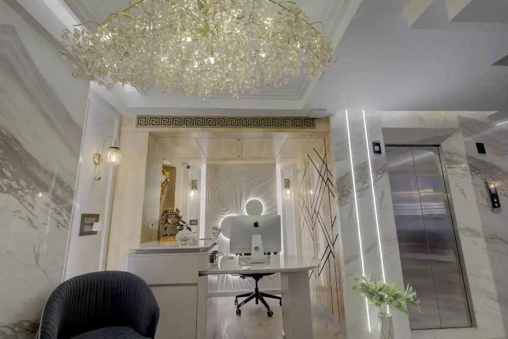 Empire Platinum Suites-Luxury Aparthotel Central Delhi