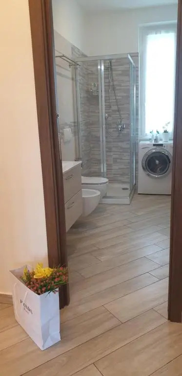 Karina House-check in H 24