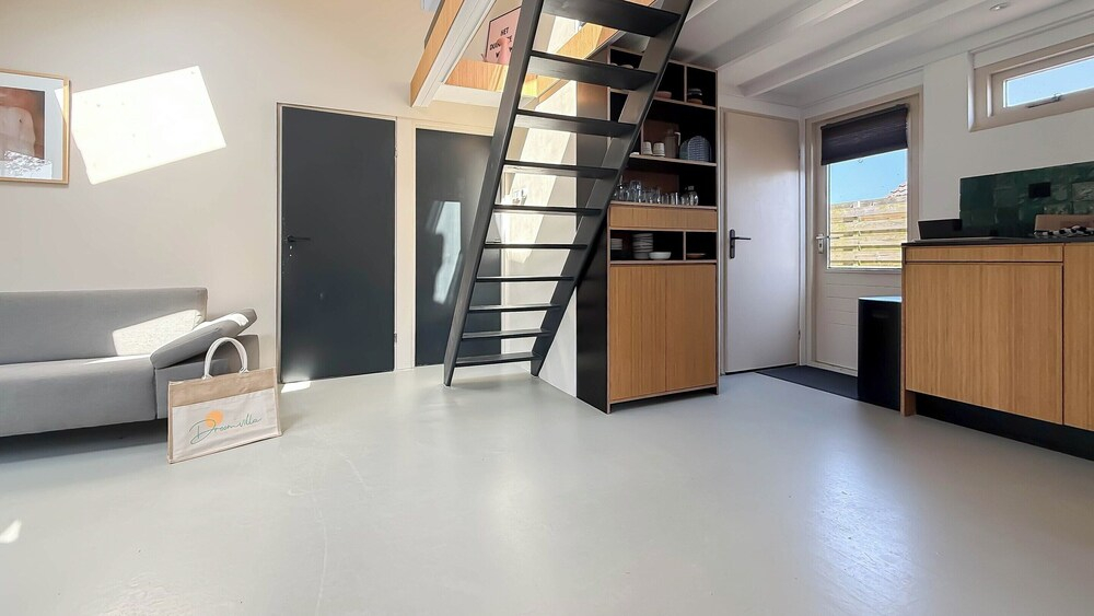 -person Dune House in Egmond