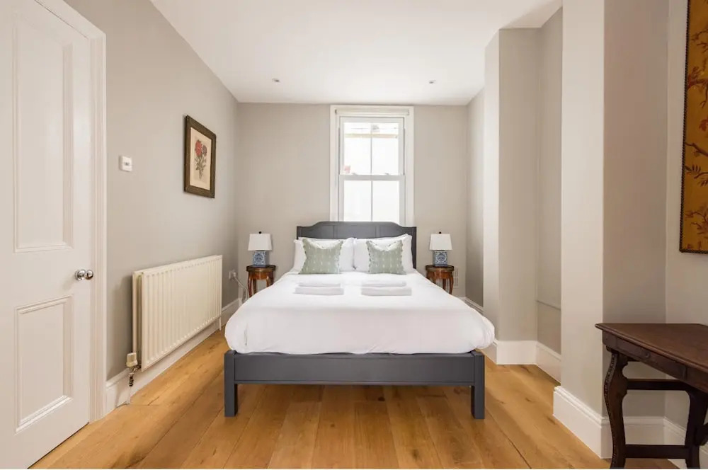 The Thames Embrace 3 BR & Garden House