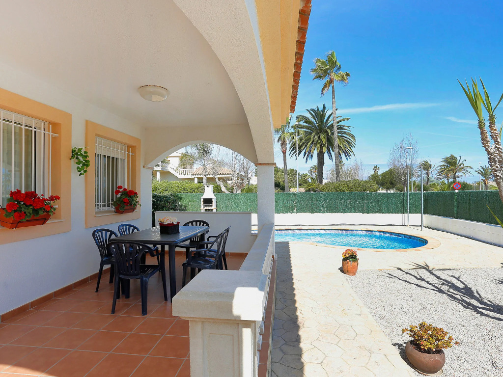 Holiday Home Vicky by Interhome