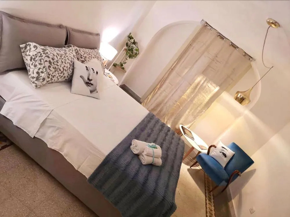 Pal Art Rooms  Suite
