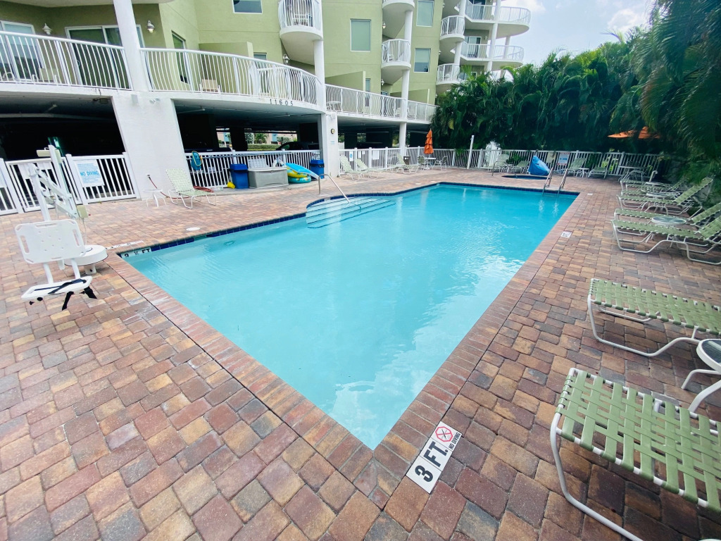 Luxury Spacious Penthouse Beach View Treasure Island Pool HotTub