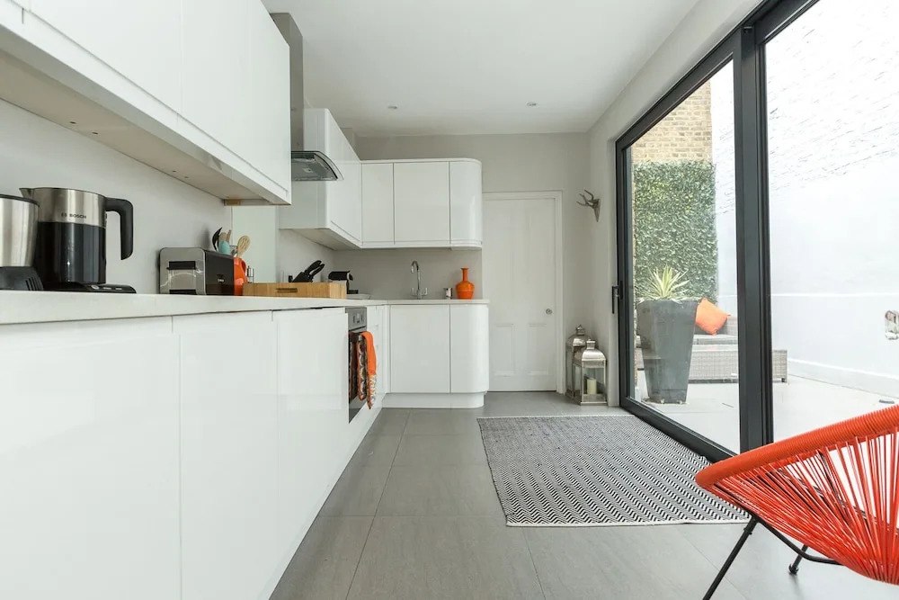 Beautiful 2 Bed Terrace House In Camden