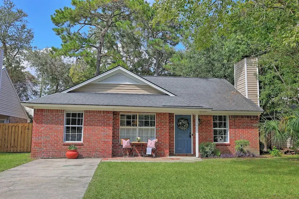 New Meets Nostalgic- Cottage Sleeps 8