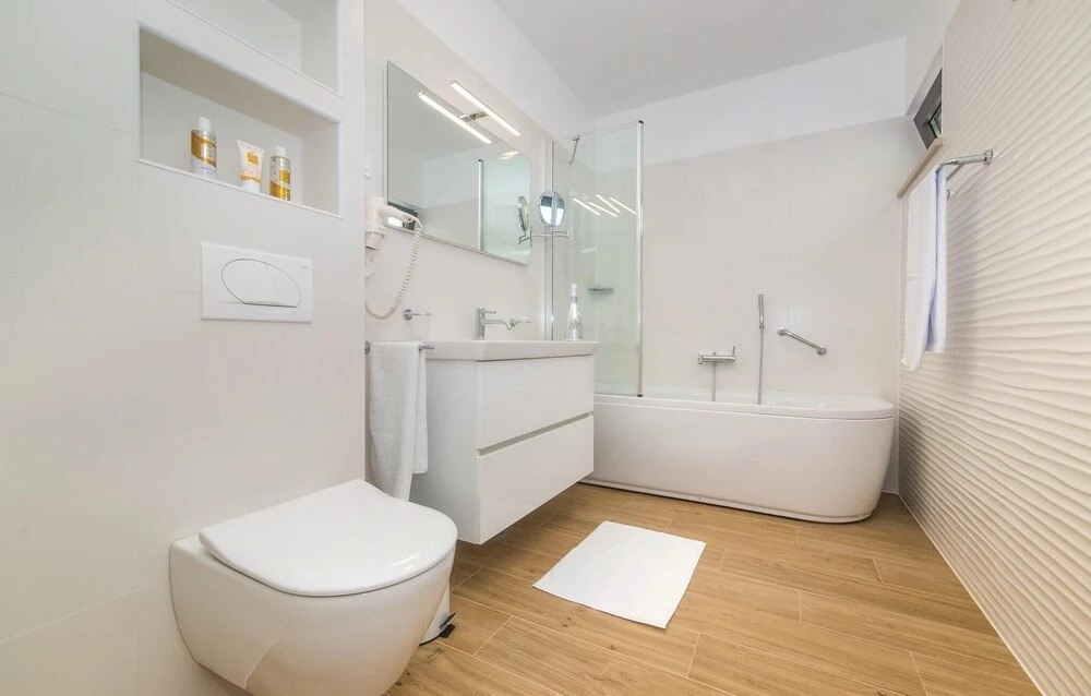 Beautiful Home In Seget Vranjca