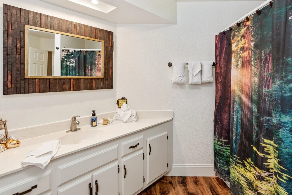 Pine Mountain Lodge - Cute And Cozy With Hot Tub And Fenced Yard! 2 Bedroom Cabin