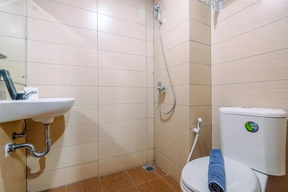 Homey and Simply Studio Apartment at Margonda Residence 5