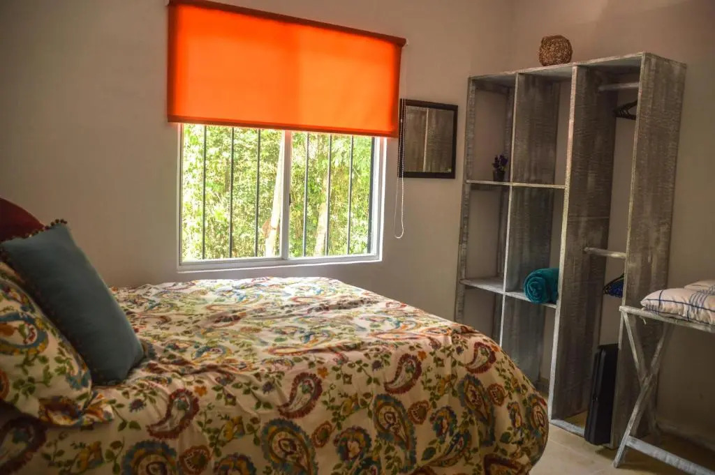 A 10 minutos en auto de la Playa y 5ta. Av. (Casa en Real Ibiza)