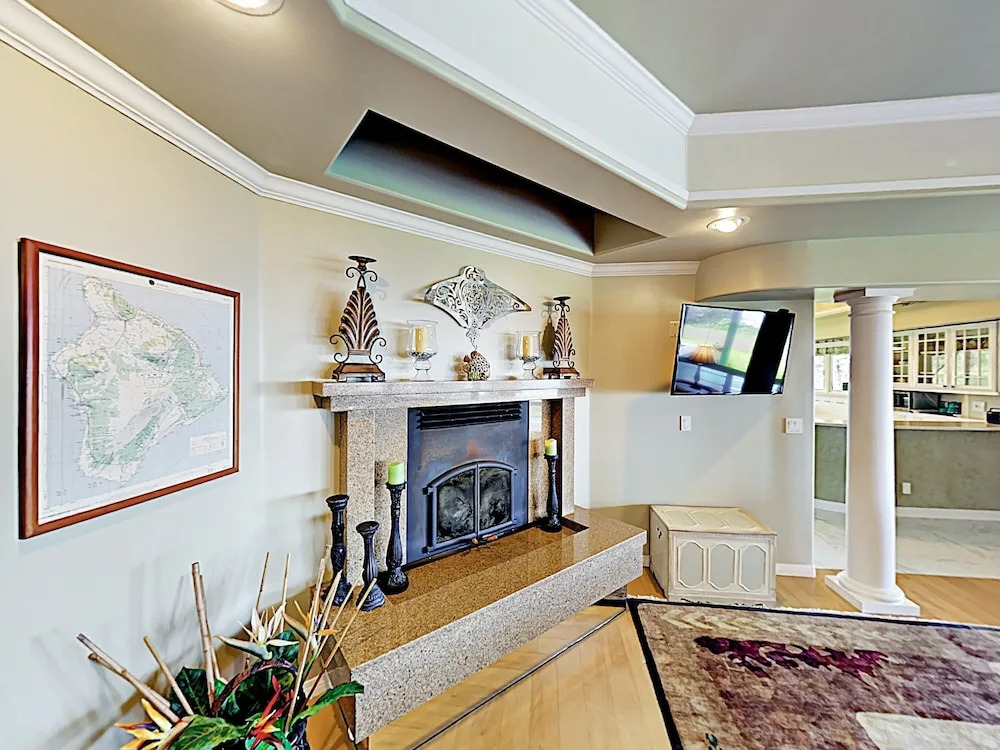 New Listing! 2-Acre W/ Pool, Ocean Views 4 Bedroom Home
