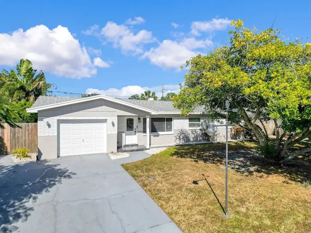 3485 Floral Drive SE