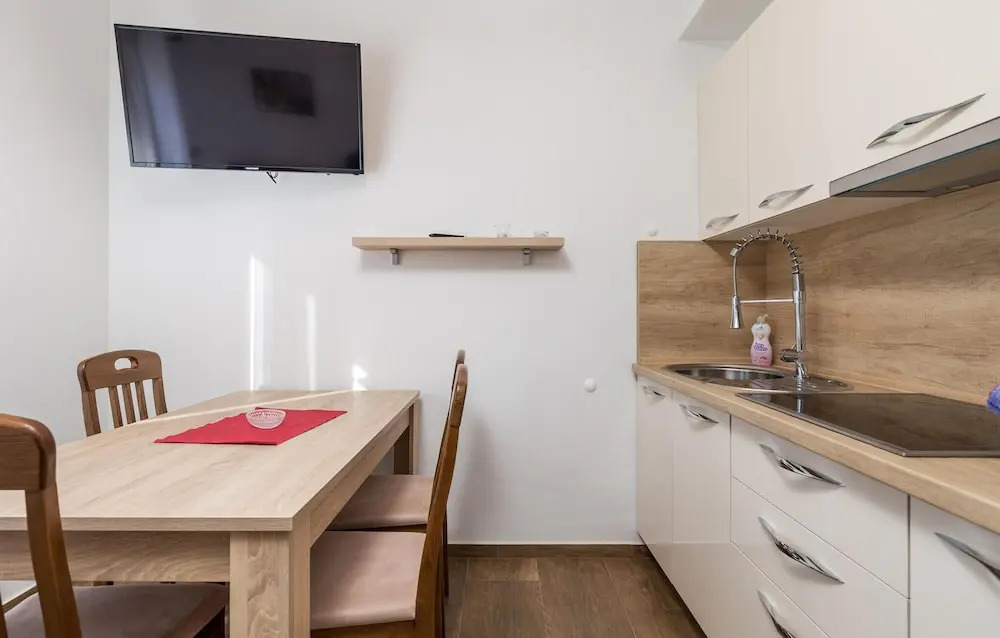 Stunning Apartment in Banjol With 1 Bedrooms, Wifi and Outdoor Swimming Pool