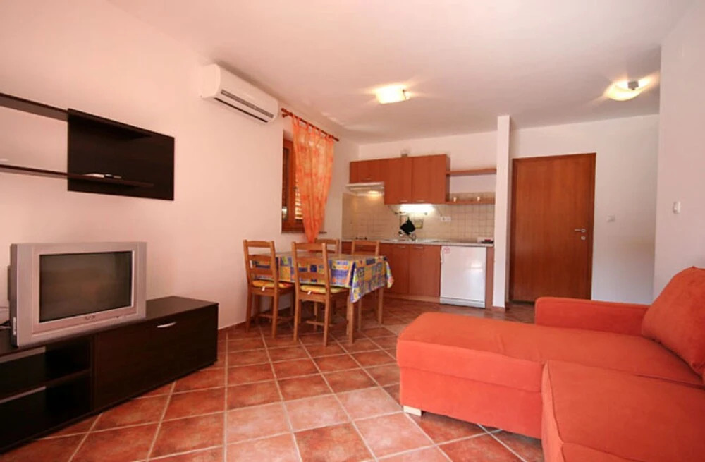 Barbalić Dario Apartment 1 with garden terrace