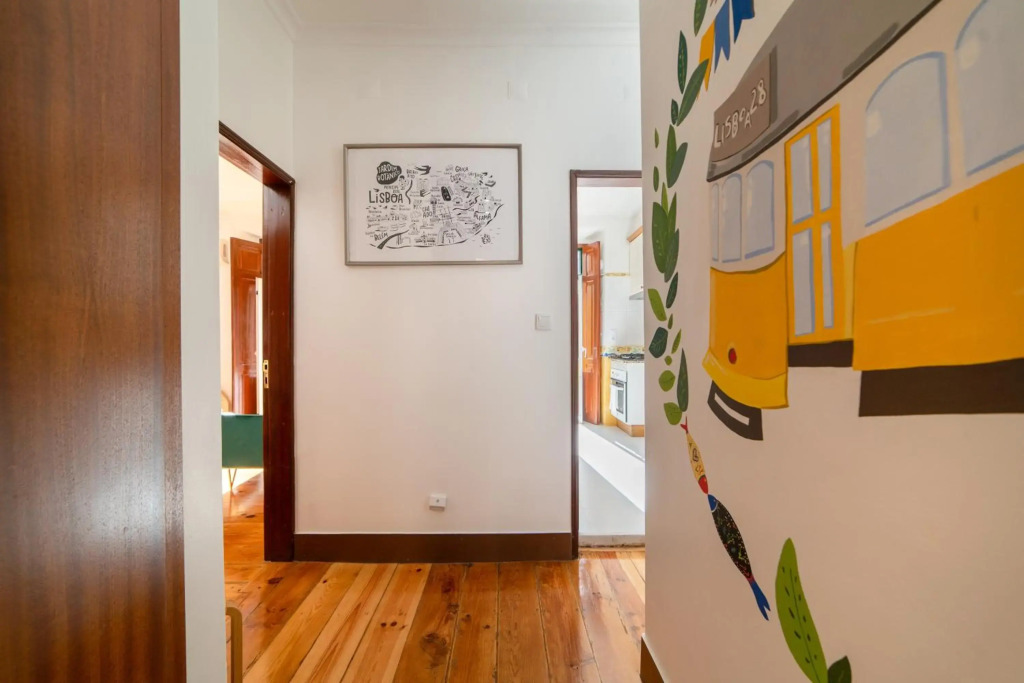 Luxury & Sunny Apartment in Arroios with AC and Fast Wi-Fi
