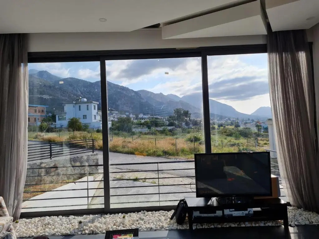 Superior Villa Between the Mountain and the Sea 4+1