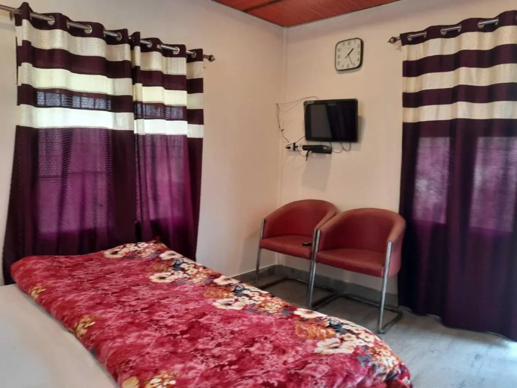 POP HOME 80621H Riddhi Resort & Home Stay