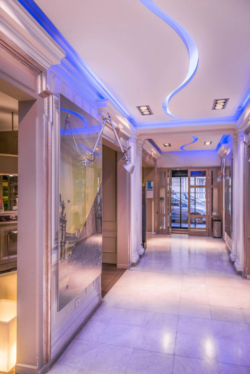 Hotel Cervantes by Happyculture