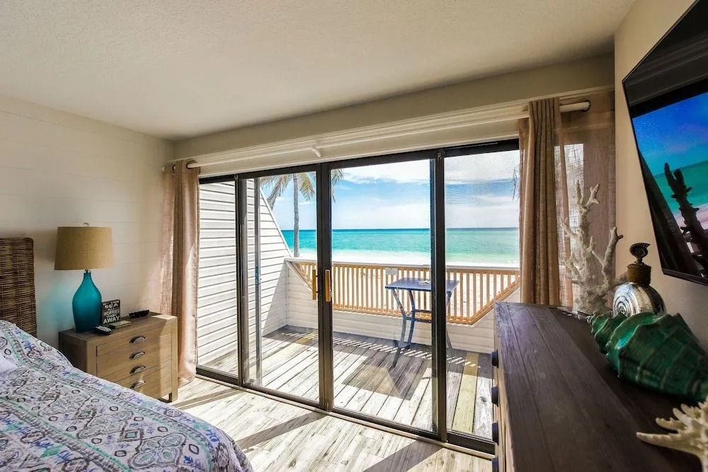Fanta-Sea on the Beach by Beachside Management - 49 Beach Rd