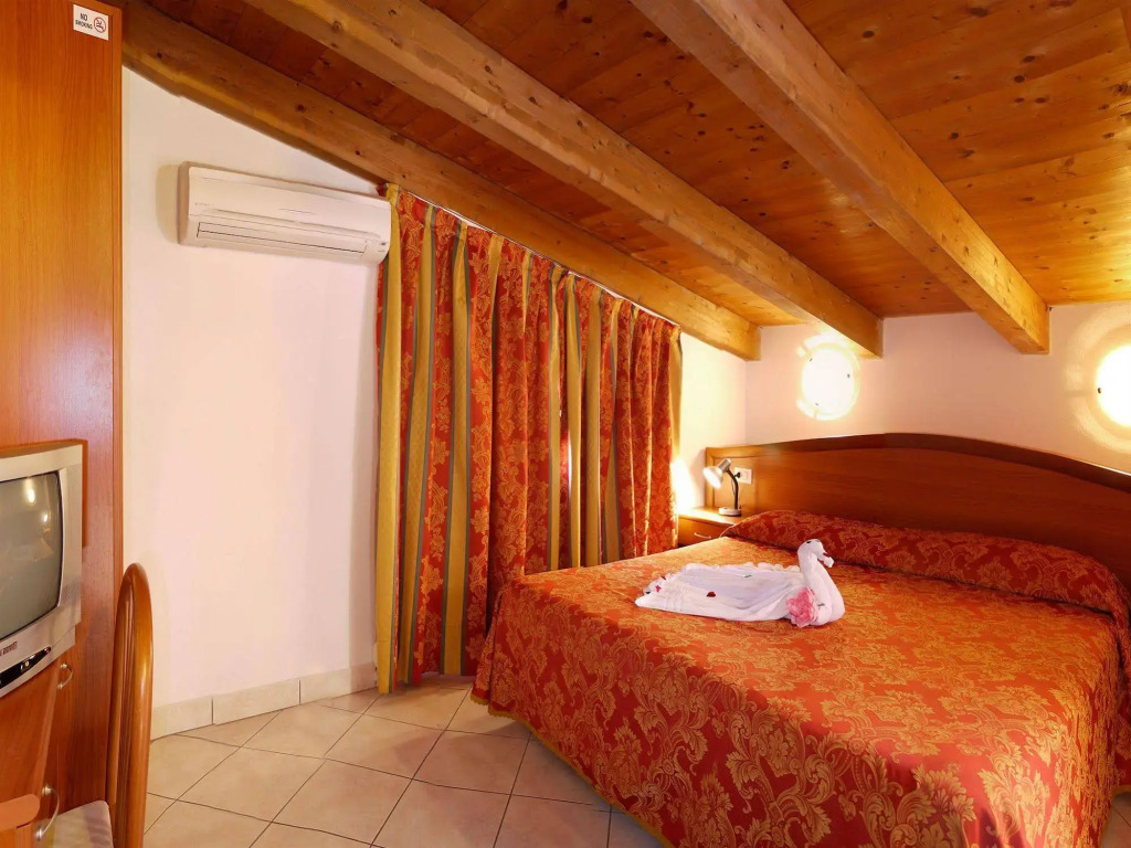 Hotel Beach 2