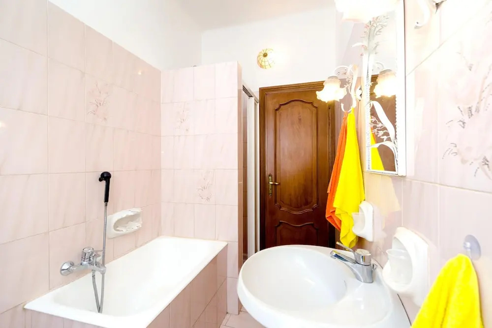 Apartment with 2 Bedrooms in Sestri Levante, with Wonderful Sea View, Furnished Balcony And Wifi - 200 M From the Beach
