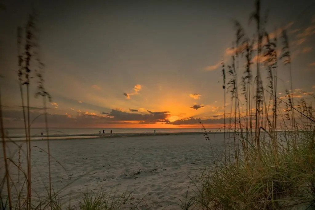 Seashell 19, 2 Bedrooms, Pool Access, WiFi, Sleeps 6, Walk to Beach