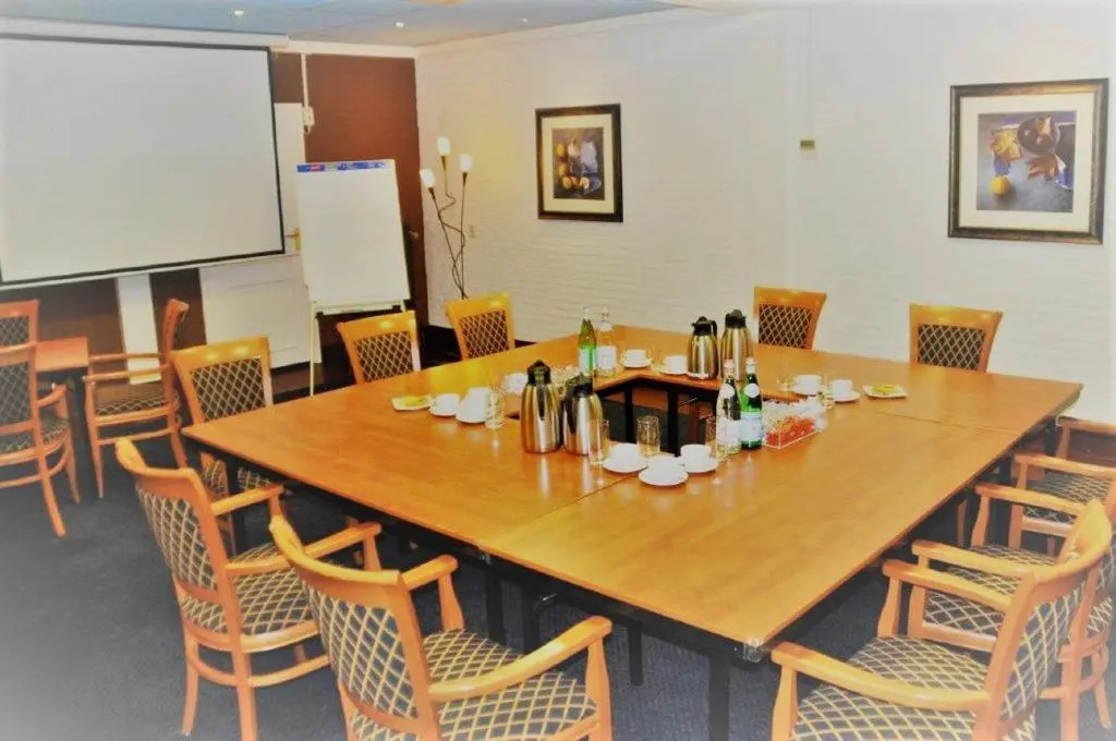 Boutique Hotel Herbergh Amsterdam Airport FREE PARKING
