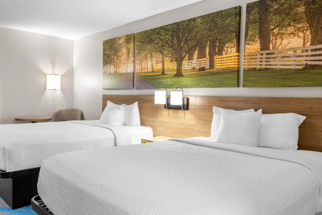 Days Inn by Wyndham Adel I-75