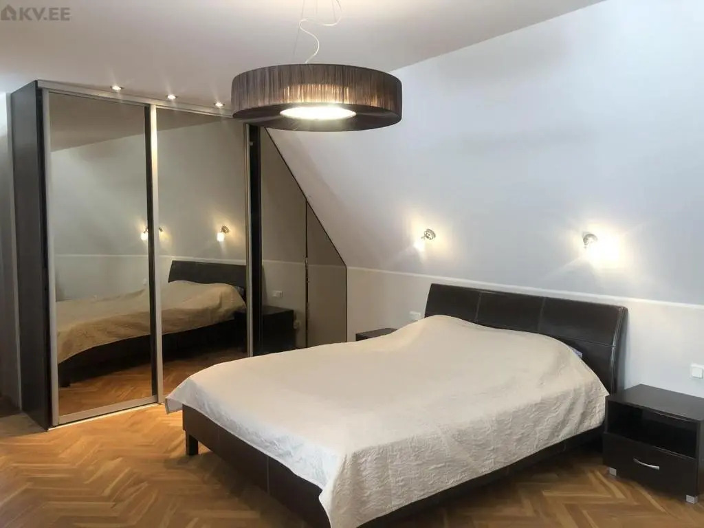 Old Town Apartment, Uus 28