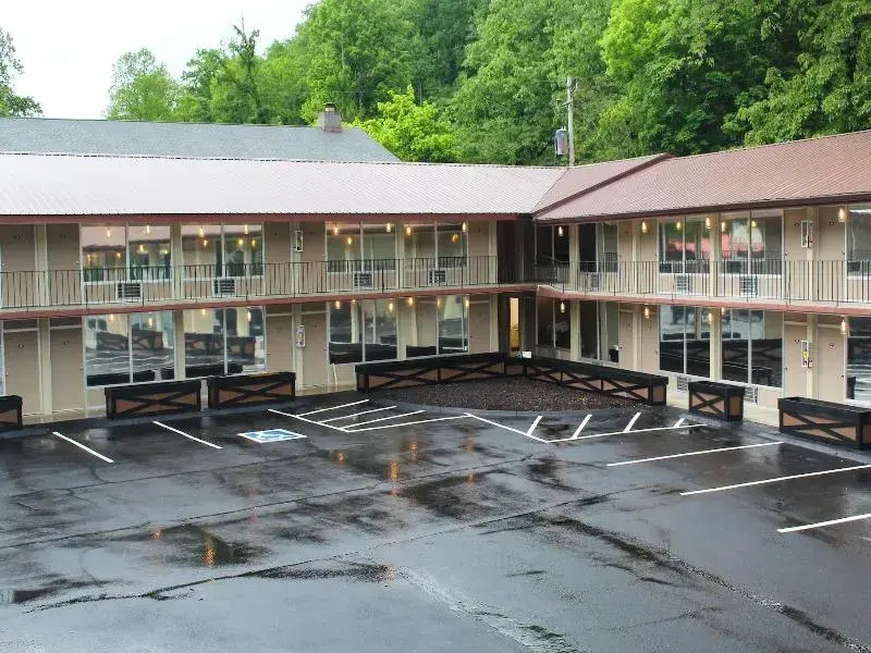 Sleepy Bear Motel