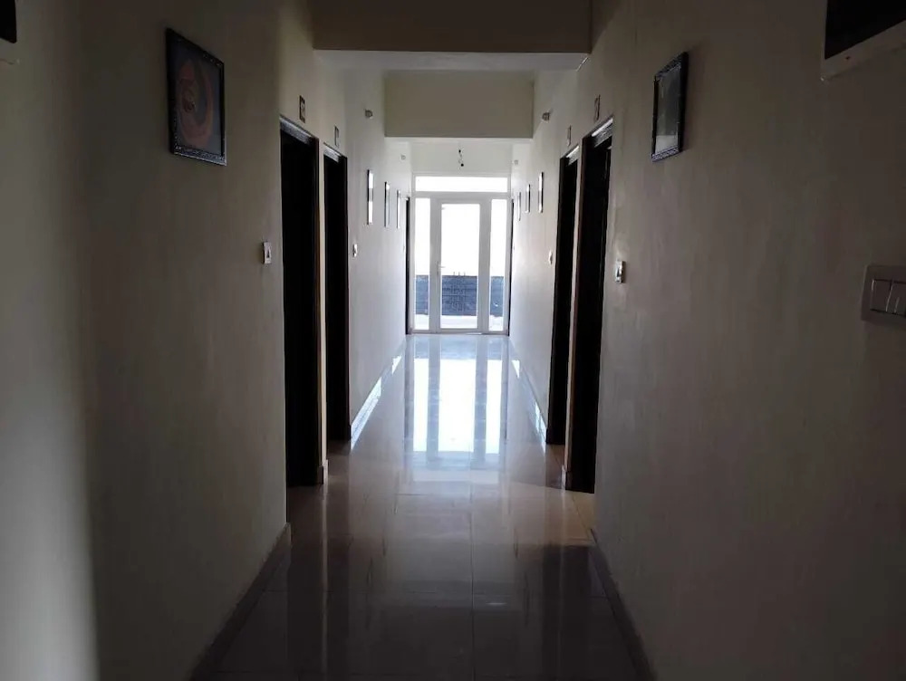 Hotel Parwatanchal Restaurant & Party