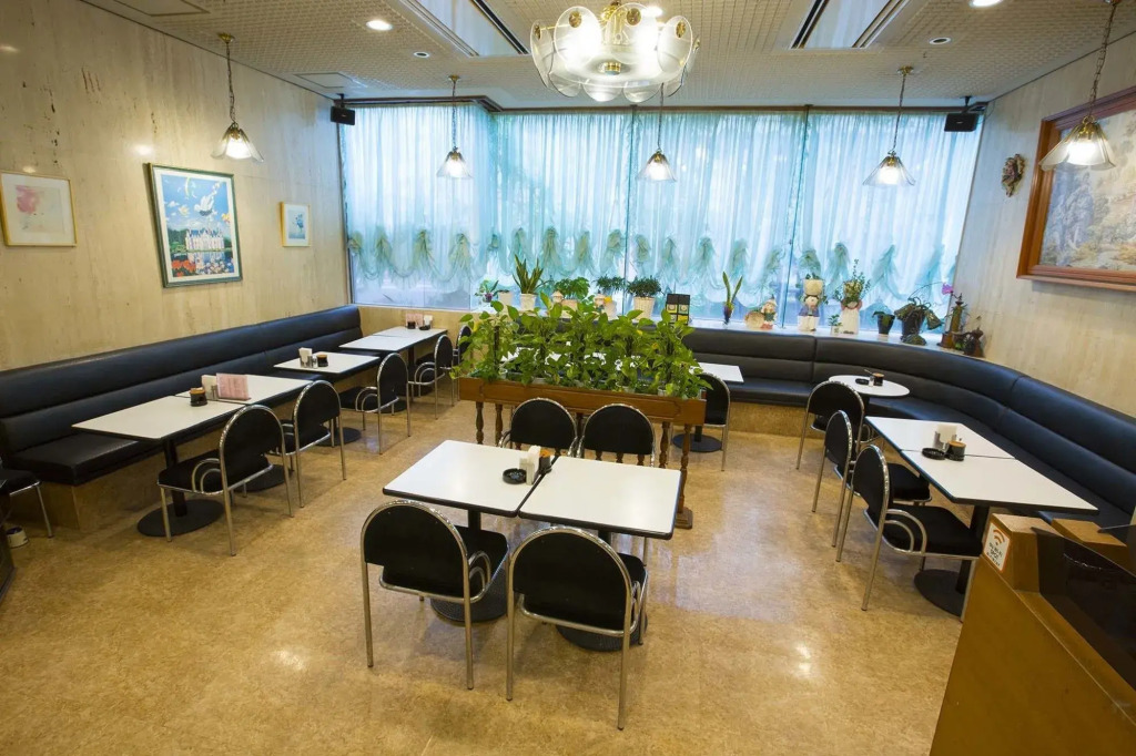 City Hotel Air Port in Prince