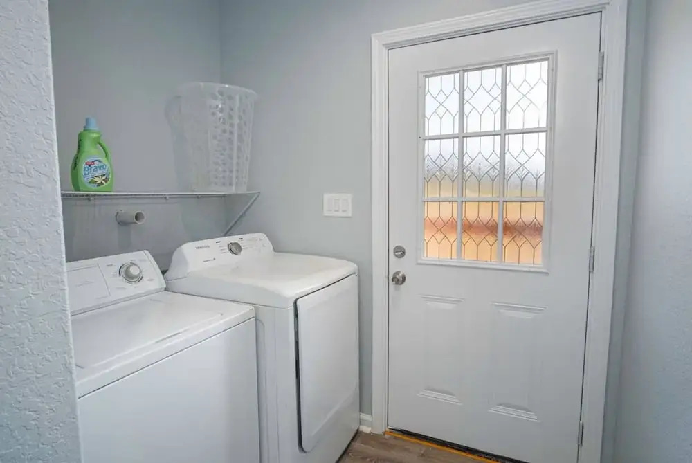 Adorable 4BR 2BA Close to Riverwalk and Downtown