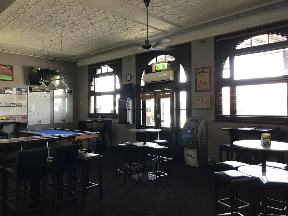 Caledonia Hotel