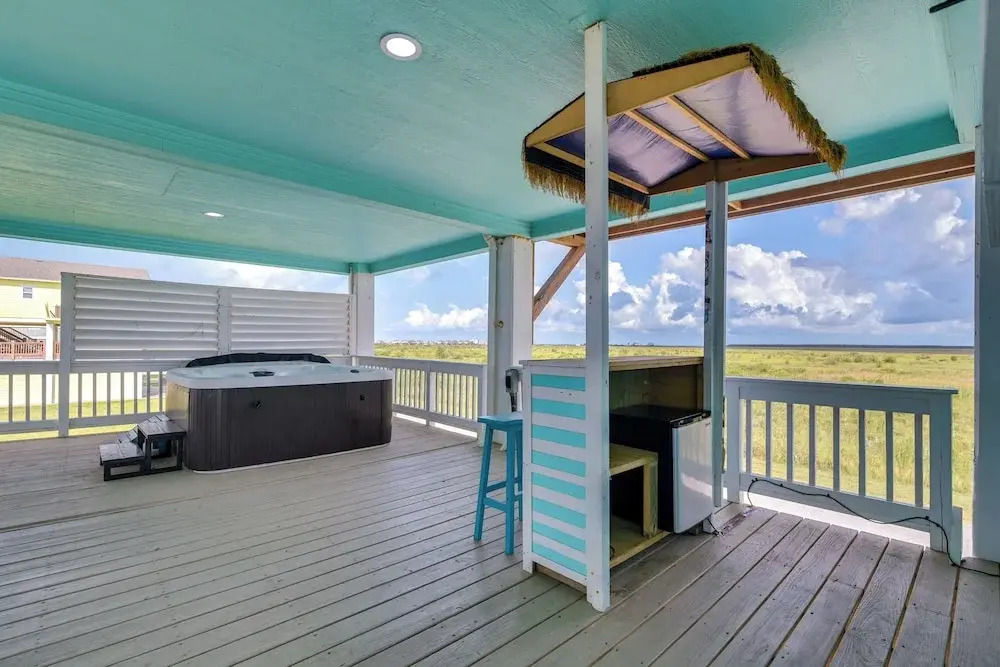 Walk to Beach: Home w/ Hot Tub & Deck in Gilchrist