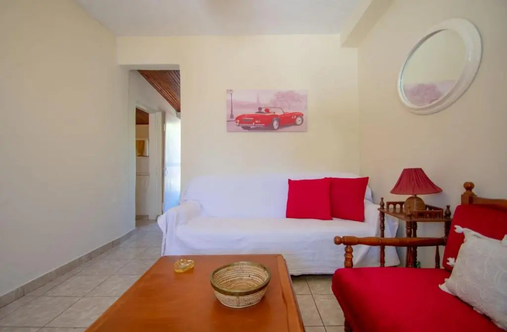 Doras Beach Bungalow B by "elite"