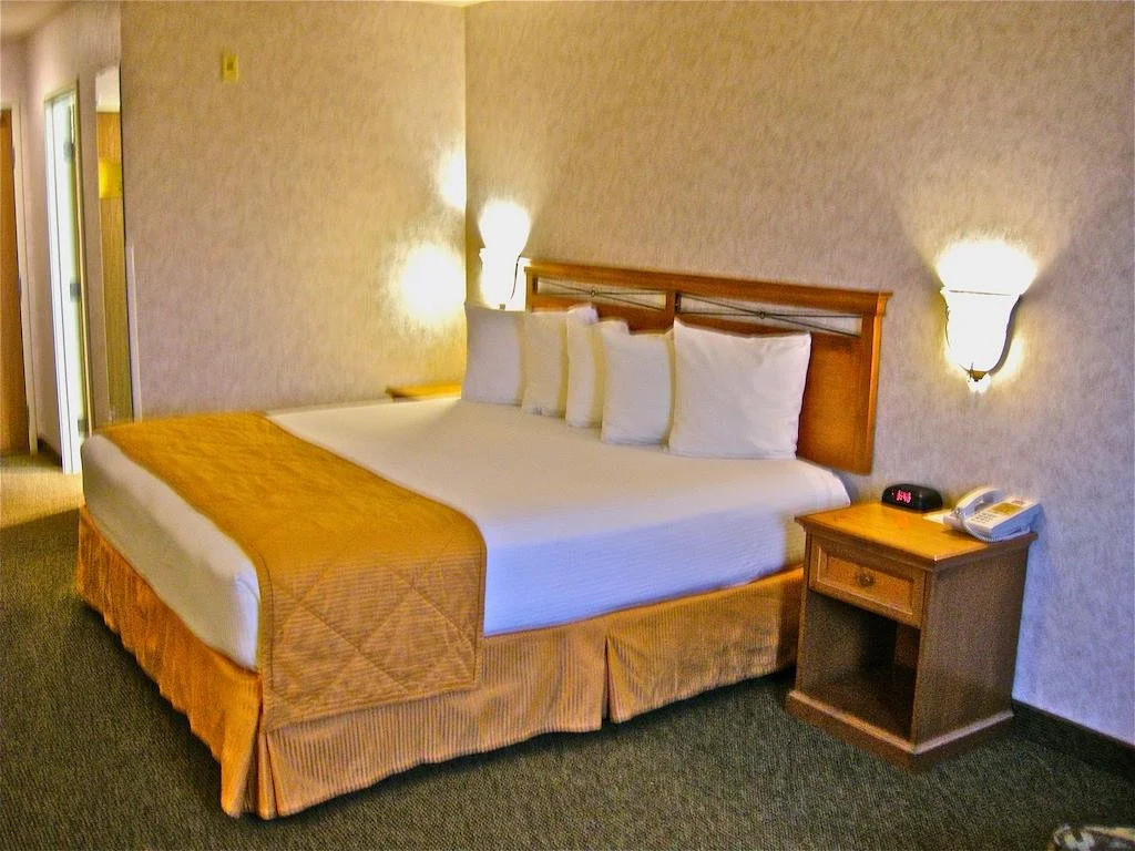 Rory & Ryan Inn