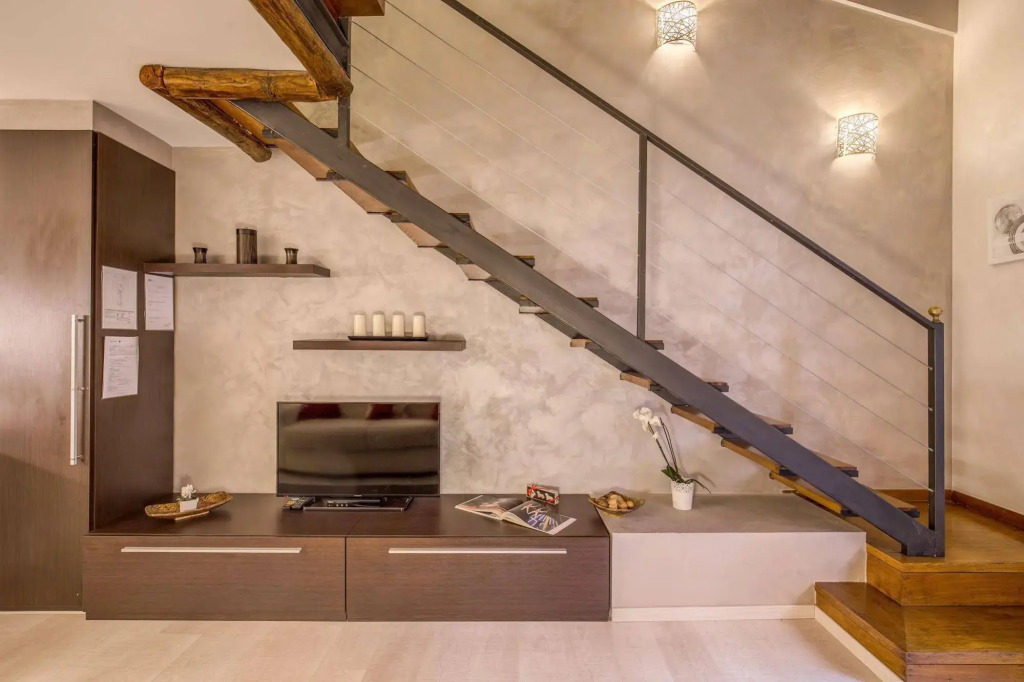 Tritone Top House