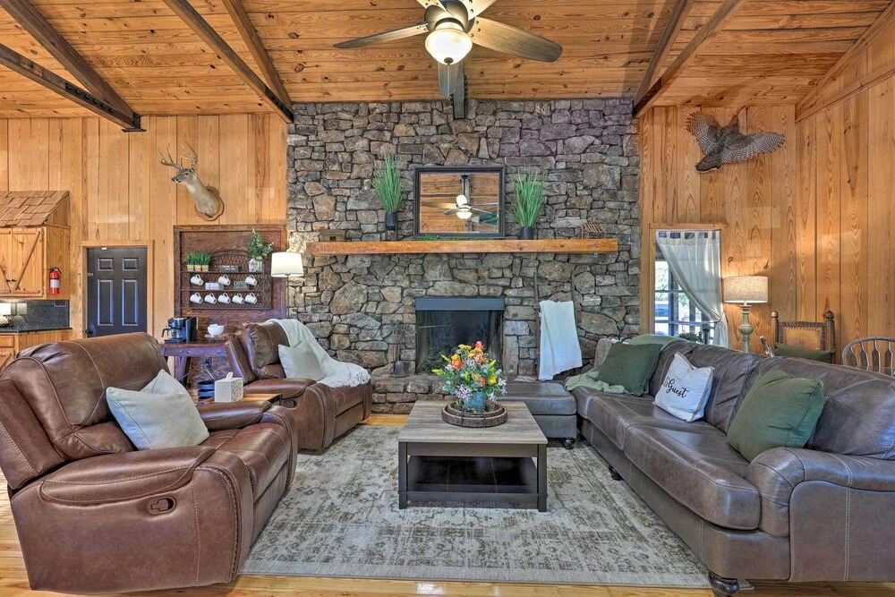 Waterfront Deck: Home on Ouachita River!