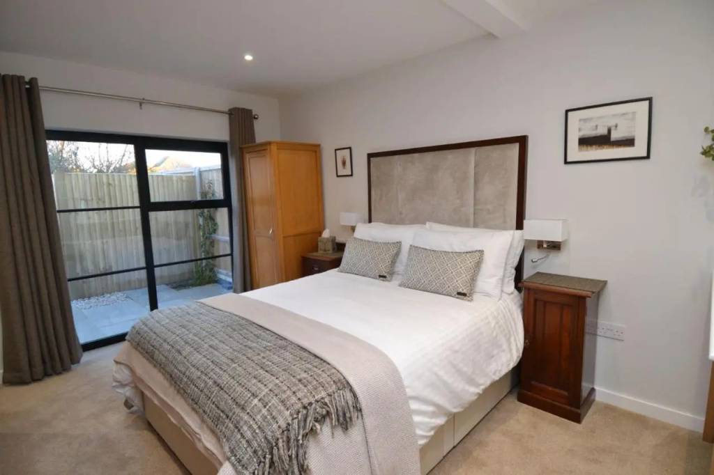 The Burrow at Tankerton (Adults Only)