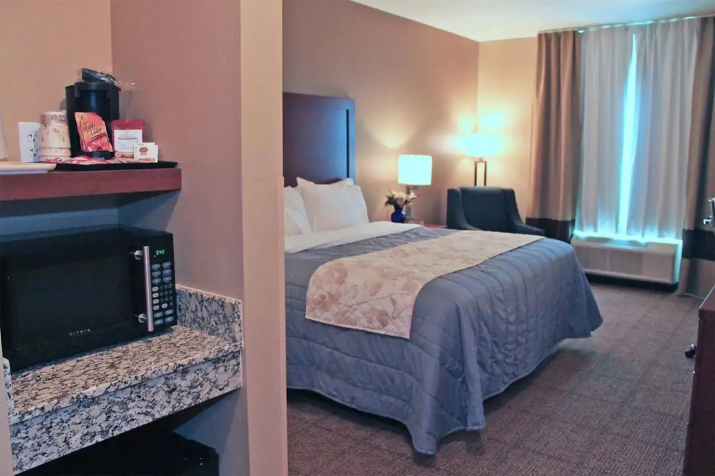 Heartland Inn and Suites