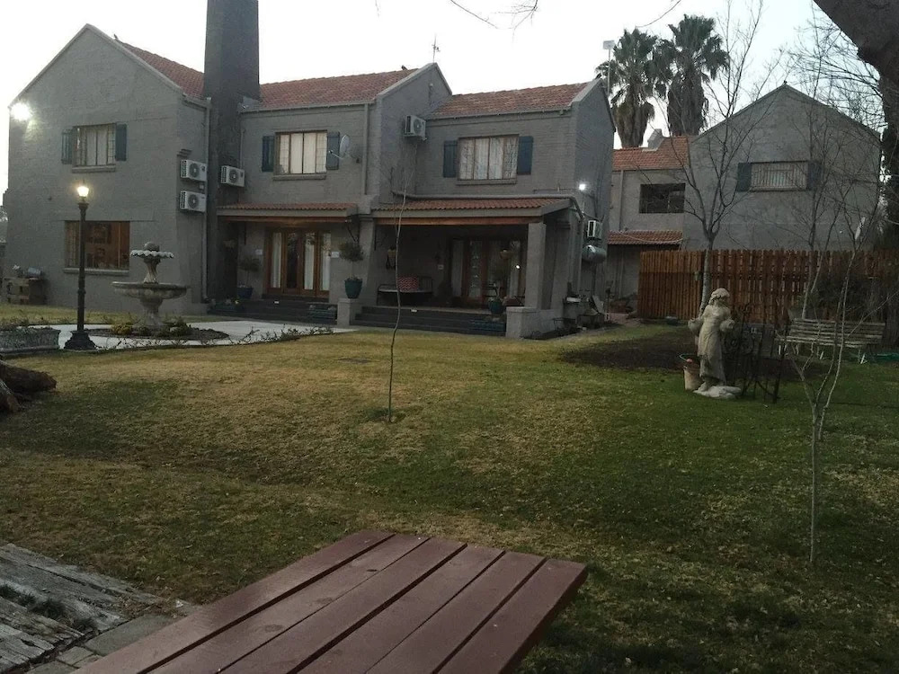 Tuscana Villa Guesthouse