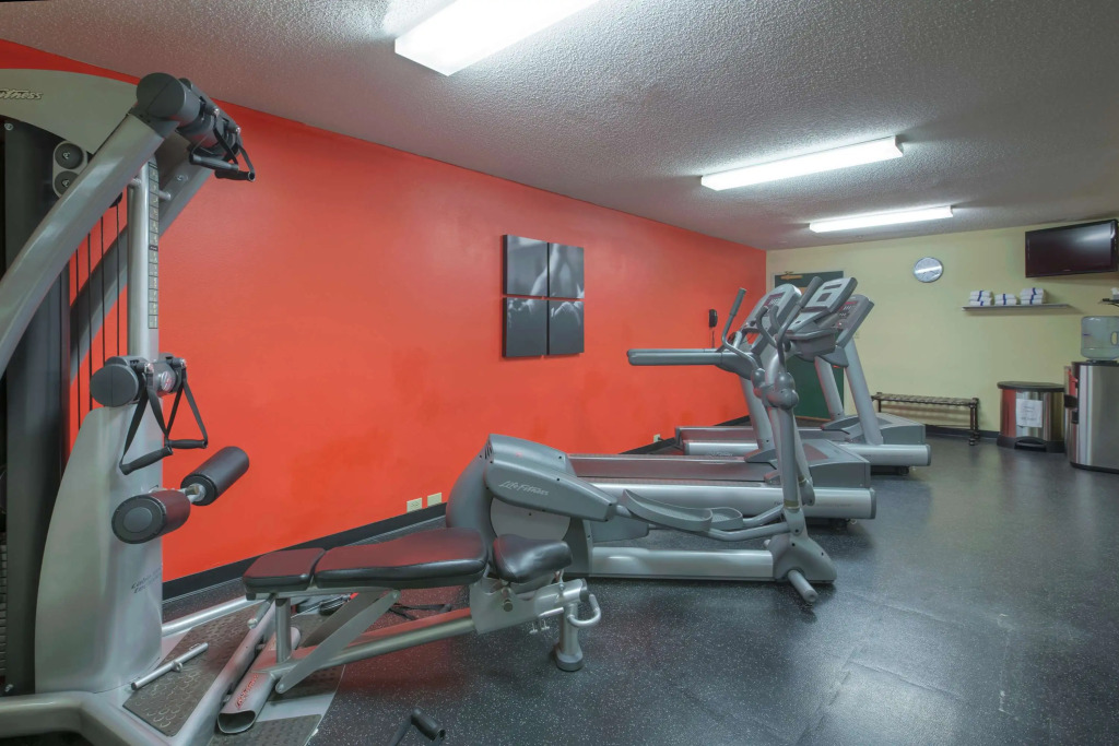 Country Inn & Suites by Radisson, Waterloo, IA