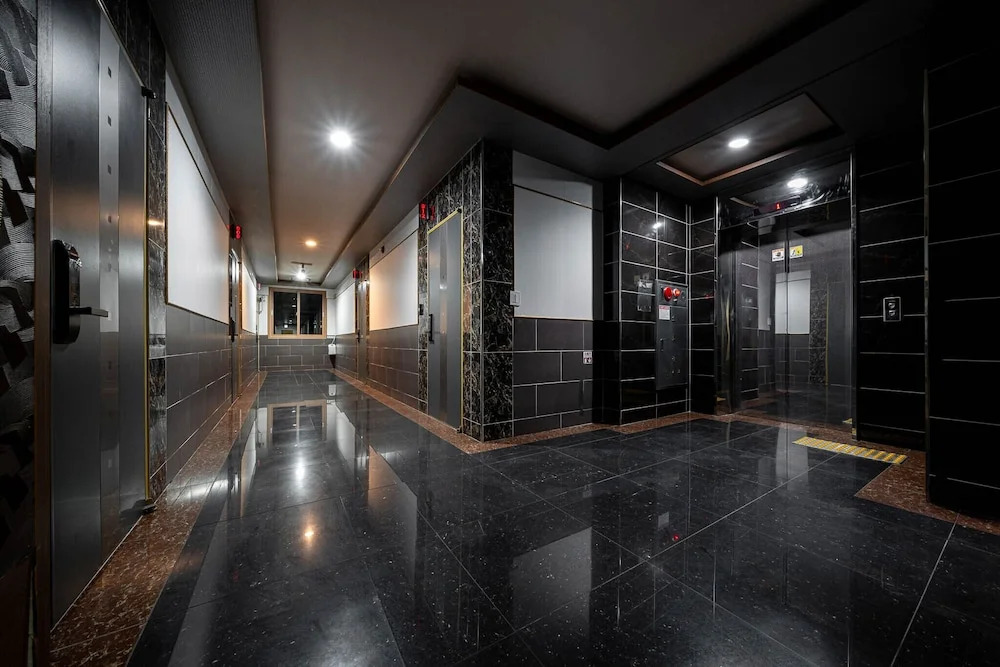 F-one Hotel