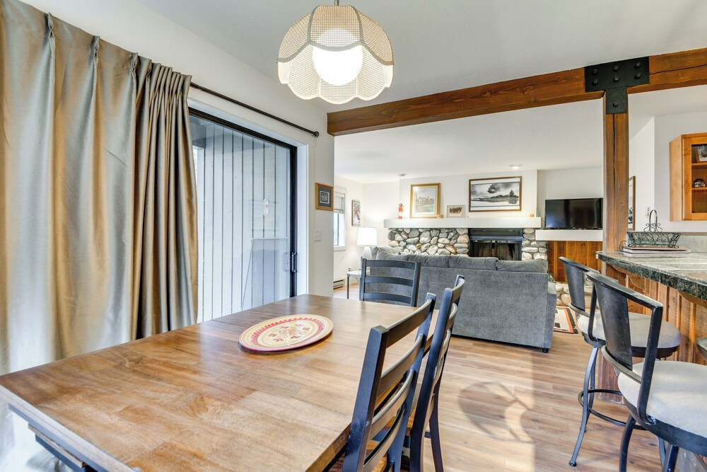 Ketchum Condo w/ Deck < 1 Mi to Sun Valley Resort!