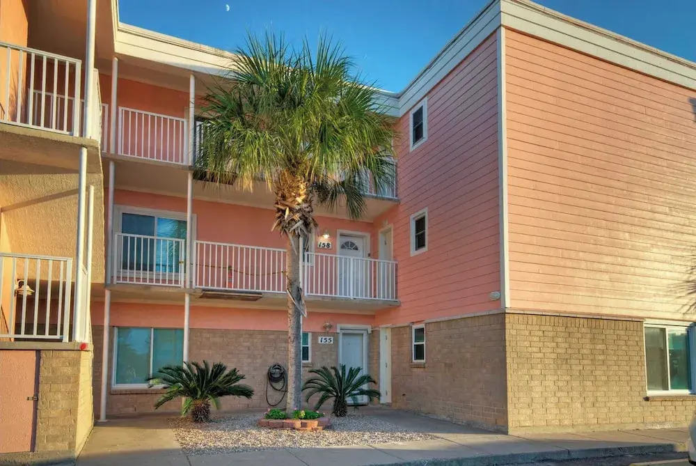 Sleeps 18, 2 Condos Beach Access, Pool, Views, Tennis + Pickleball Courts