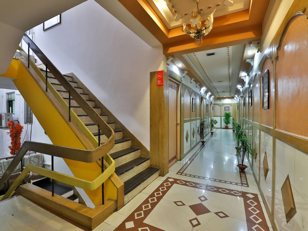Collection O Dandiya Bazar Formerly Vrundavan Residency
