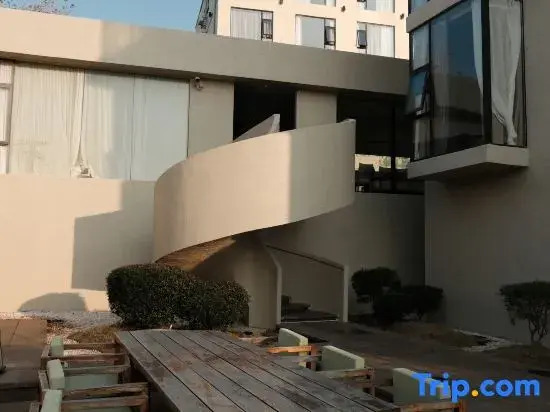 White House Weichi Hostel